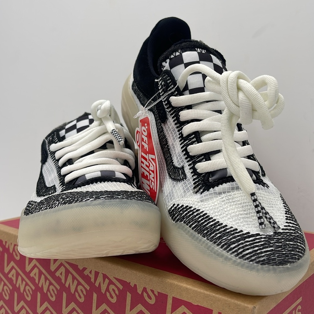 Vans WMNS Ultimatewaffle Checkers White/Black
VN0007NJYB2 Sneakers - Picture 5 of 16